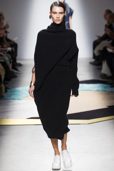 Look 2